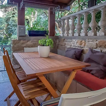 Viktoria Near Beach, Tartini Square Is Peaceful, Unique And Cosy For Lgbtq,, Couples Getaway, Families & Friends 펜션 피란