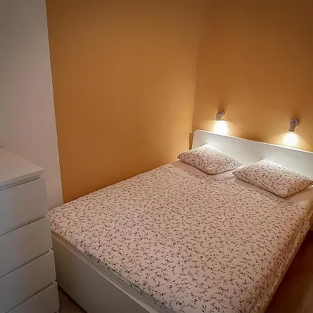 펜션 Viktoria Near Beach, Tartini Square Is Peaceful, Unique And Cosy For Lgbtq,, Couples Getaway, Families & Friends 피란