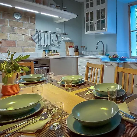 Viktoria Near Beach, Tartini Square Is Peaceful, Unique And Cosy For Lgbtq,, Couples Getaway, Families & Friends 펜션 피란