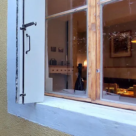 Viktoria Near Beach, Tartini Square Is Peaceful, Unique And Cosy For Lgbtq,, Couples Getaway, Families & Friends 피란