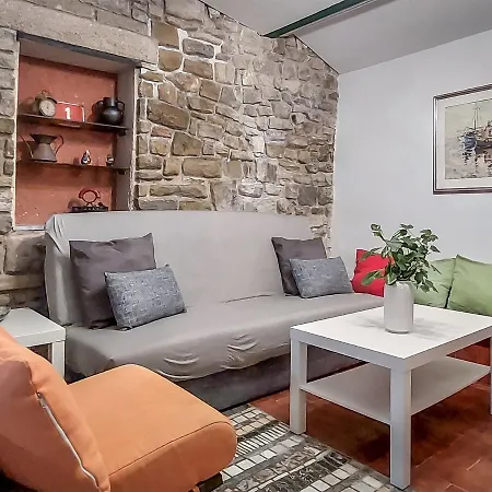 펜션 Viktoria Near Beach, Tartini Square Is Peaceful, Unique And Cosy For Lgbtq,, Couples Getaway, Families & Friends 피란
