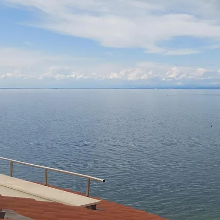 Viktoria Near Beach, Tartini Square Is Peaceful, Unique And Cosy For Lgbtq,, Couples Getaway, Families & Friends 펜션 *